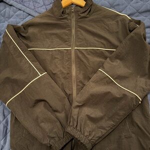 Unisexe Black Jacket with Cream Accents